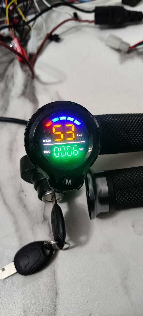 Throttle 24v /72v with voltage showing speedometer battery percentage multiple function - Image 3